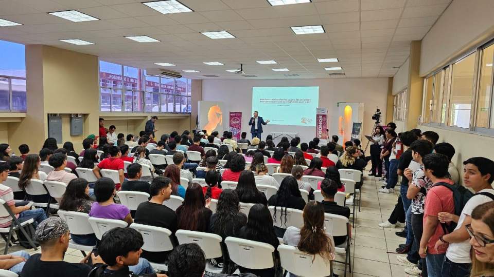 Atiende Gobierno de Sonora a emprendedores en Expo Pymes Universitaria 2024